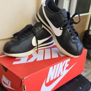 Nike Black and White Athletic Shoes
